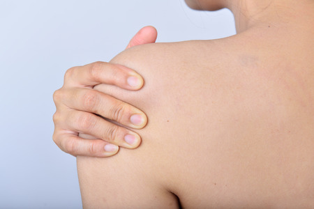 四十肩・五十肩で肩に痛みが出ている状態